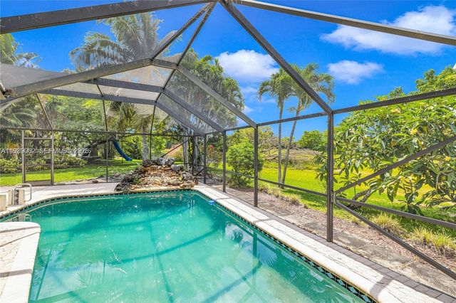 5706 Guava Dr, Tamarac, FL 33319