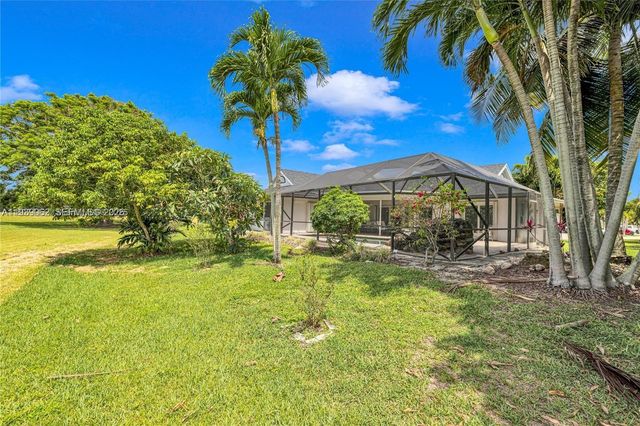 5706 Guava Dr, Tamarac, FL 33319