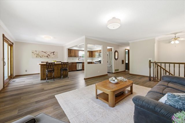 15873 Hayes Trail Court, Apple Valley, MN 55124