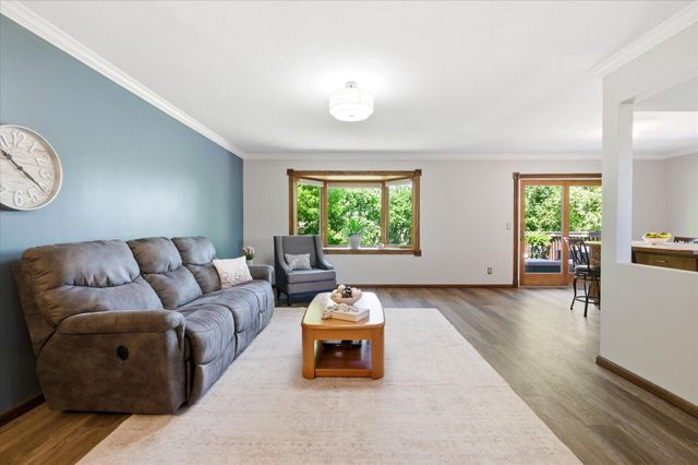 15873 Hayes Trail Court, Apple Valley, MN 55124