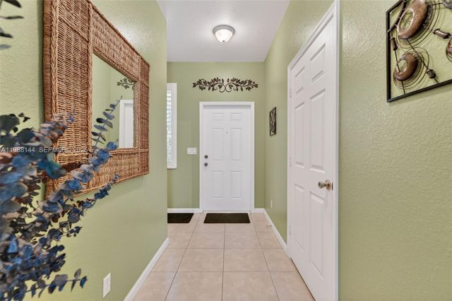 661 NW 21st Ave, Pompano Beach, FL 33069