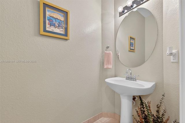 661 NW 21st Ave, Pompano Beach, FL 33069