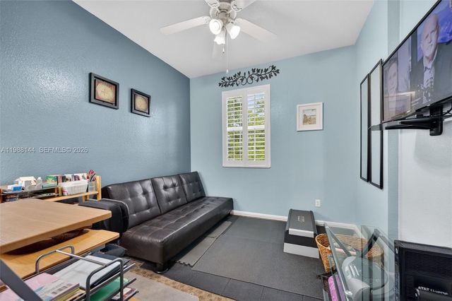 661 NW 21st Ave, Pompano Beach, FL 33069