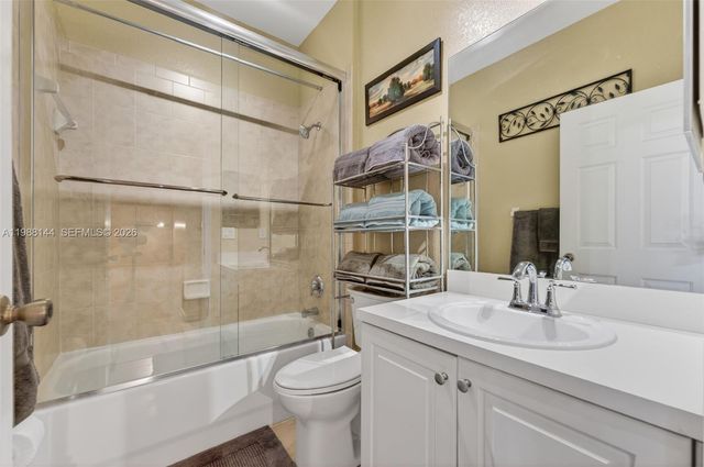 661 NW 21st Ave, Pompano Beach, FL 33069