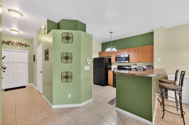 661 NW 21st Ave, Pompano Beach, FL 33069