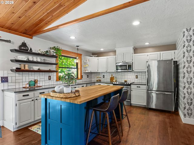 36442 Se GORDON CREEK Rd, Corbett, OR 97019