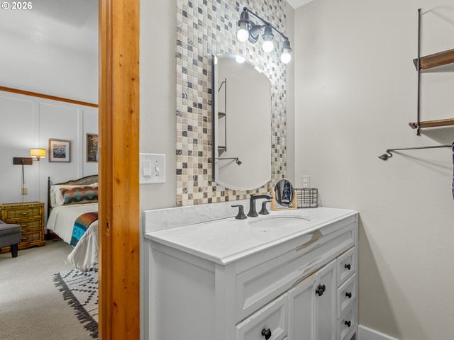 36442 Se GORDON CREEK Rd, Corbett, OR 97019