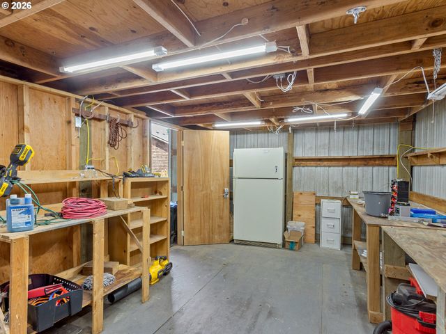 36442 Se GORDON CREEK Rd, Corbett, OR 97019