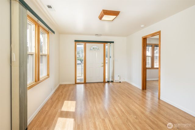 819 1st Street, Cle Elum, WA 98922