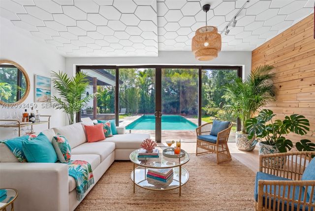 4353 Alton Rd, Miami Beach, FL 33140