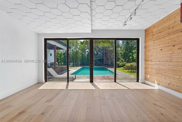 4353 Alton Rd, Miami Beach, FL 33140