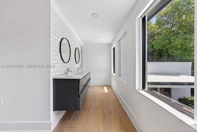 4353 Alton Rd, Miami Beach, FL 33140