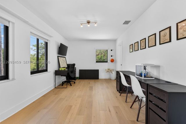 4353 Alton Rd, Miami Beach, FL 33140