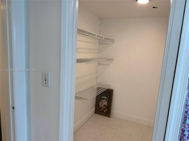 625 Oaks Dr 503, Pompano Beach, FL 33069