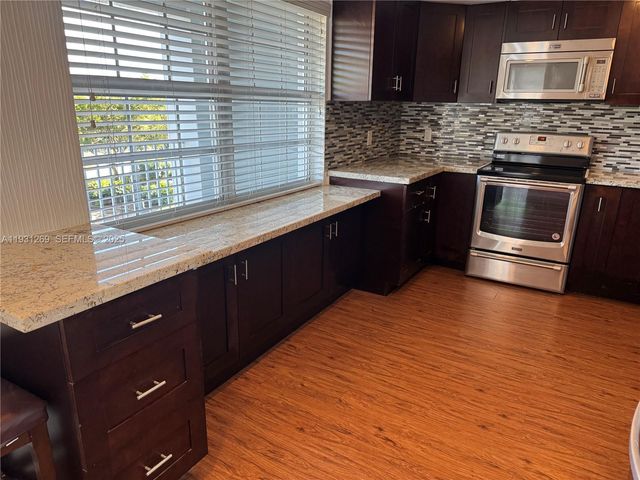 625 Oaks Dr 503, Pompano Beach, FL 33069