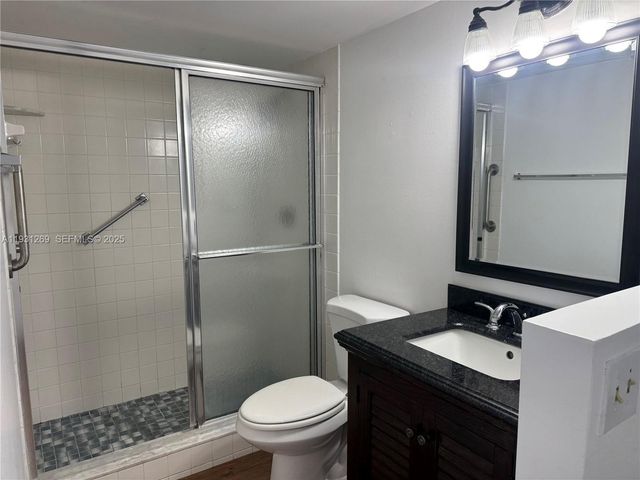 625 Oaks Dr 503, Pompano Beach, FL 33069