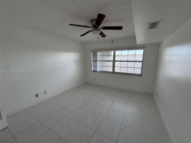 625 Oaks Dr 503, Pompano Beach, FL 33069