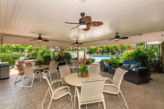 625 Oaks Dr 503, Pompano Beach, FL 33069