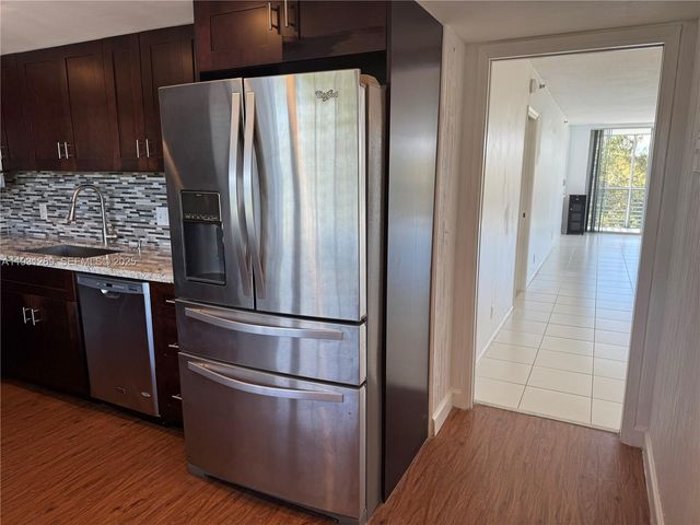 625 Oaks Dr 503, Pompano Beach, FL 33069