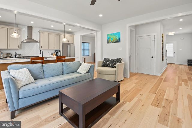 2629 SUMMIT AVE, Broomall, PA 19008