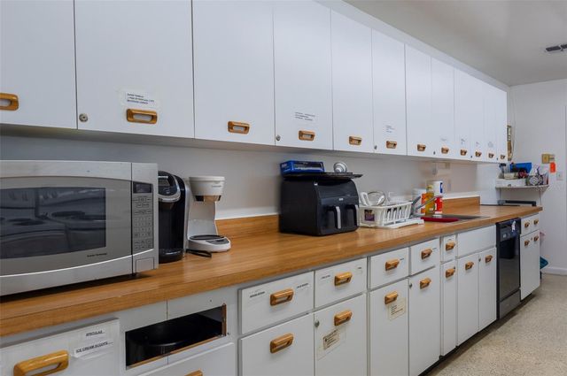 8303 ANNWOOD ROAD, Seminole, FL 33777