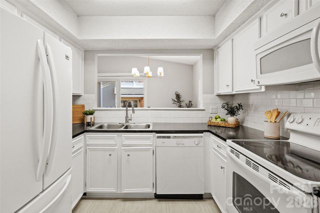 7801 Davinci Lane A, Charlotte, NC 28226