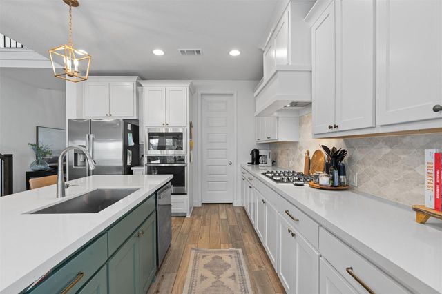 221 Ashmore LN, Georgetown, TX 78628