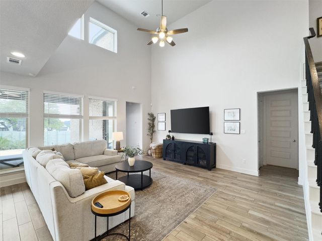 221 Ashmore LN, Georgetown, TX 78628