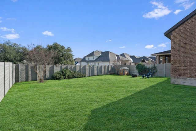 221 Ashmore LN, Georgetown, TX 78628