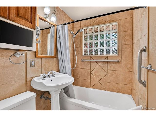 6472 Vrain St, Arvada, CO 80003