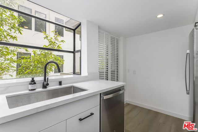 11601 Montana Avenue PH7, Los Angeles, CA 90049
