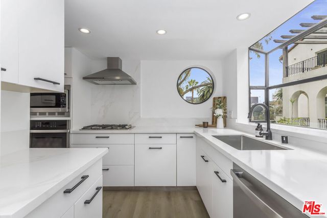11601 Montana Avenue PH7, Los Angeles, CA 90049