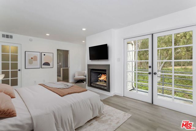11601 Montana Avenue PH7, Los Angeles, CA 90049