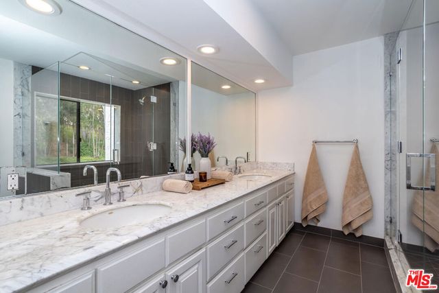 11601 Montana Avenue PH7, Los Angeles, CA 90049