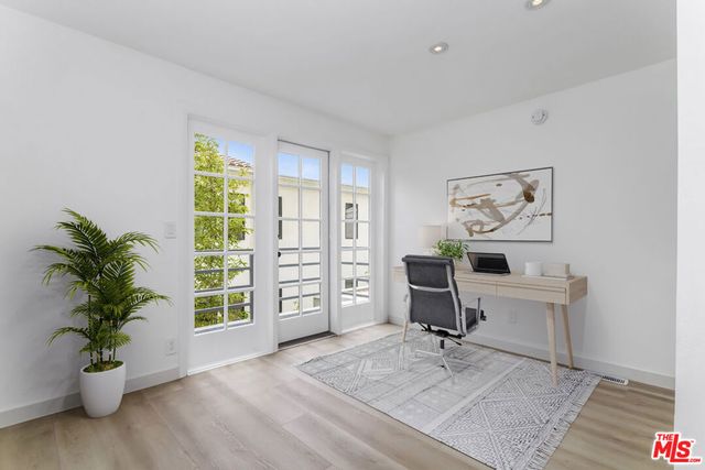 11601 Montana Avenue PH7, Los Angeles, CA 90049