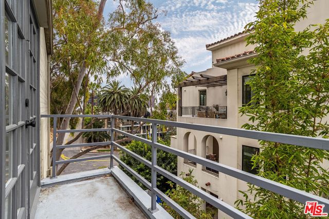 11601 Montana Avenue PH7, Los Angeles, CA 90049