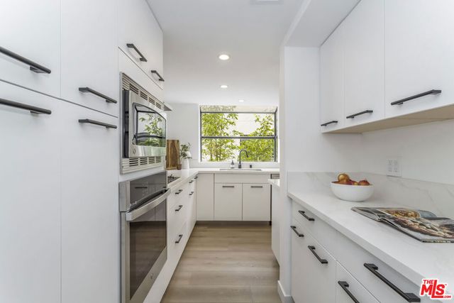 11601 Montana Avenue PH7, Los Angeles, CA 90049