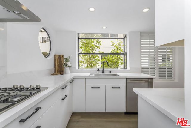 11601 Montana Avenue PH7, Los Angeles, CA 90049