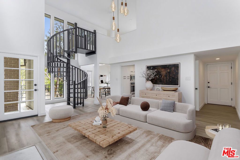 11601 Montana Avenue PH7, Los Angeles, CA 90049