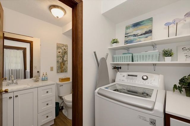52 Sandy Pond Rd, Ayer, MA 01432