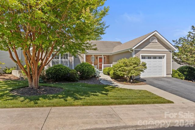 237 Charlestown Drive, Hendersonville, NC 28792