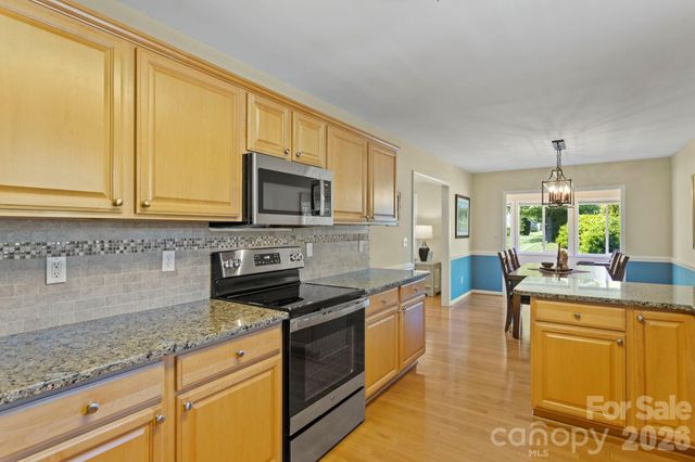 237 Charlestown Drive, Hendersonville, NC 28792