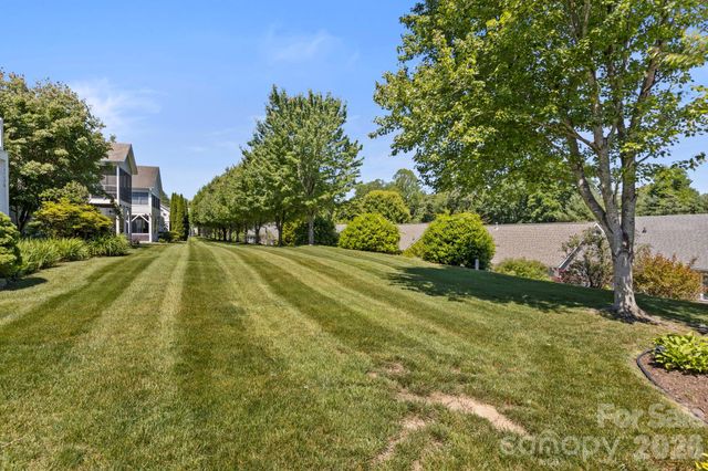 237 Charlestown Drive, Hendersonville, NC 28792