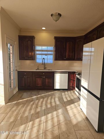 7726 W Falcon Circle, Ocean Springs, MS 39564