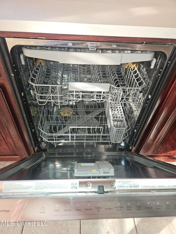 7726 W Falcon Circle, Ocean Springs, MS 39564