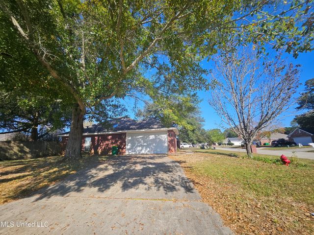 7726 W Falcon Circle, Ocean Springs, MS 39564