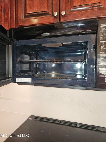 7726 W Falcon Circle, Ocean Springs, MS 39564