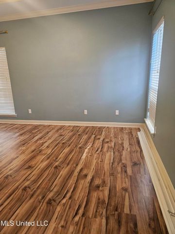 7726 W Falcon Circle, Ocean Springs, MS 39564