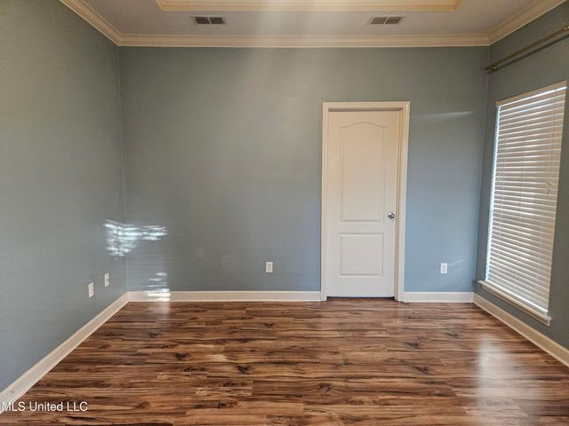 7726 W Falcon Circle, Ocean Springs, MS 39564