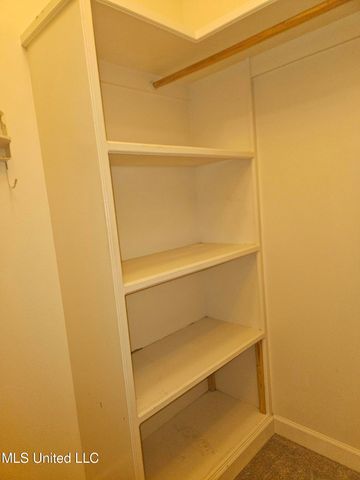 7726 W Falcon Circle, Ocean Springs, MS 39564